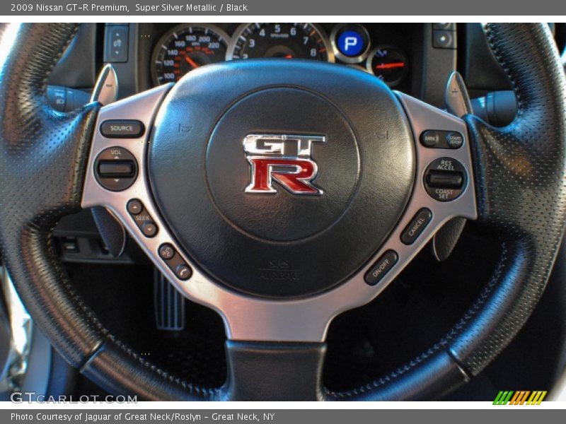 Controls of 2009 GT-R Premium