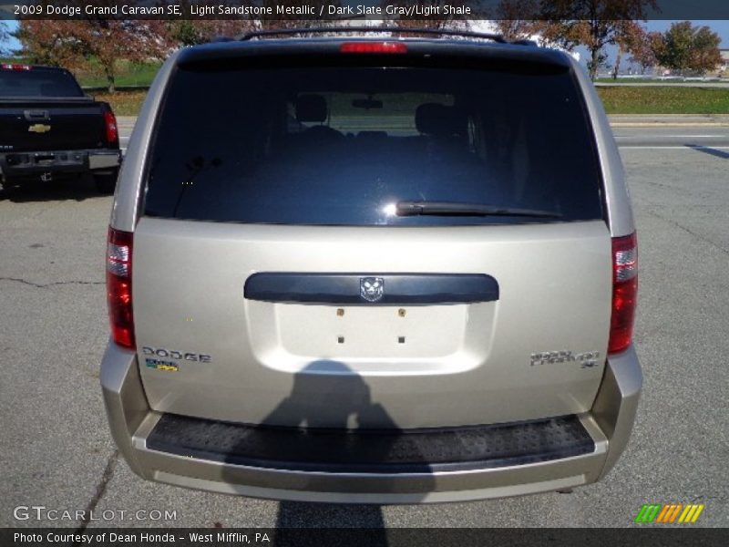 Light Sandstone Metallic / Dark Slate Gray/Light Shale 2009 Dodge Grand Caravan SE