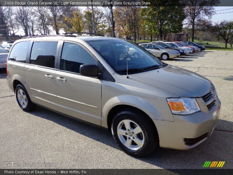 Light Sandstone Metallic / Dark Slate Gray/Light Shale 2009 Dodge Grand Caravan SE