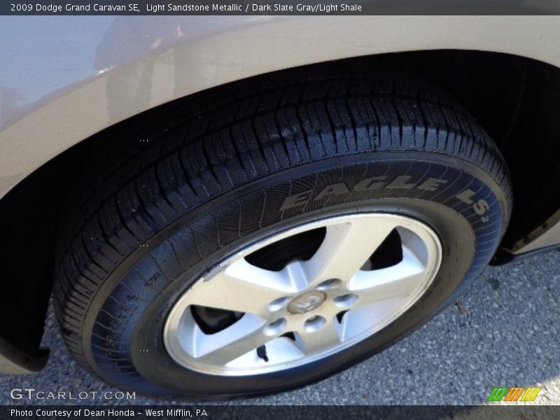 Light Sandstone Metallic / Dark Slate Gray/Light Shale 2009 Dodge Grand Caravan SE