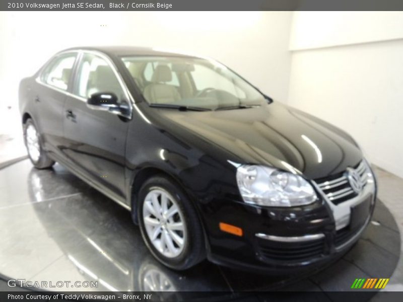 Black / Cornsilk Beige 2010 Volkswagen Jetta SE Sedan