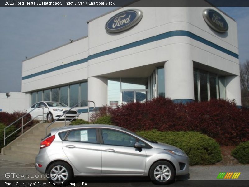 Ingot Silver / Charcoal Black 2013 Ford Fiesta SE Hatchback
