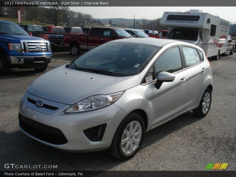 Ingot Silver / Charcoal Black 2013 Ford Fiesta SE Hatchback