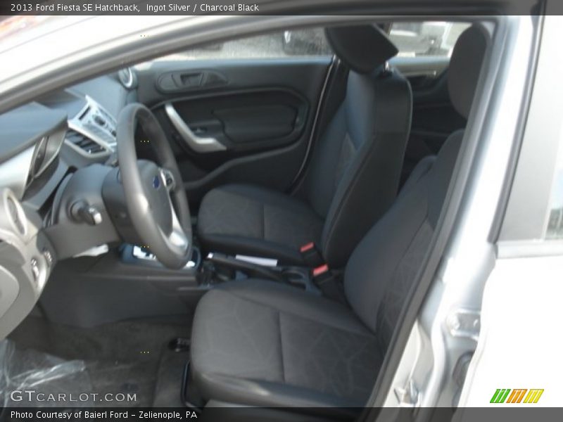 Ingot Silver / Charcoal Black 2013 Ford Fiesta SE Hatchback