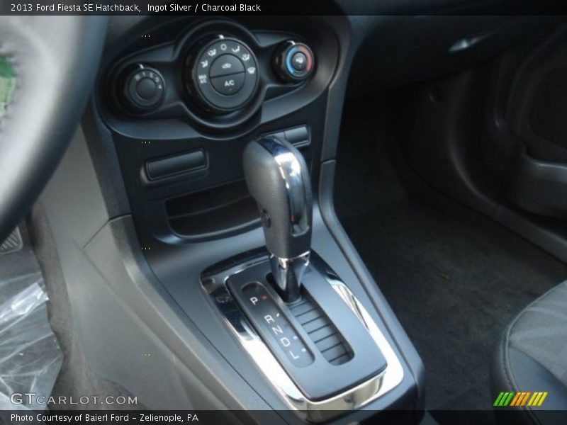 Ingot Silver / Charcoal Black 2013 Ford Fiesta SE Hatchback