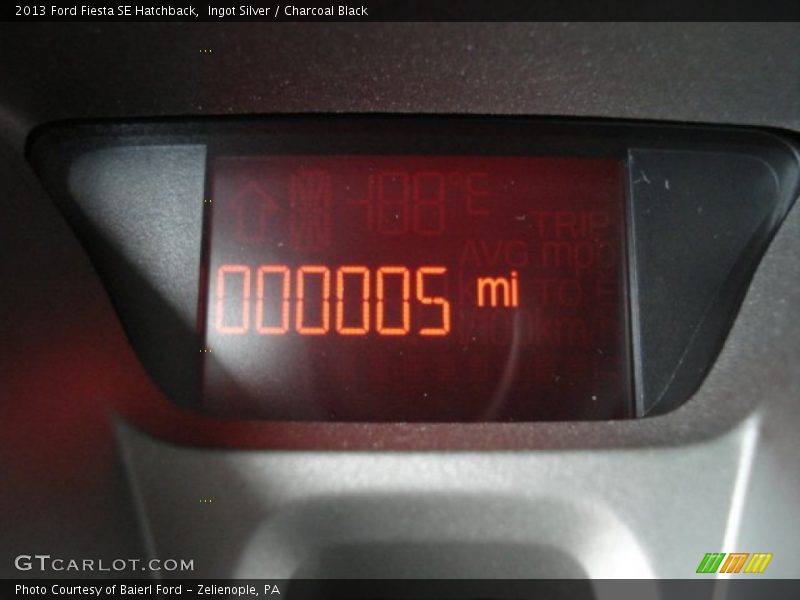 Ingot Silver / Charcoal Black 2013 Ford Fiesta SE Hatchback