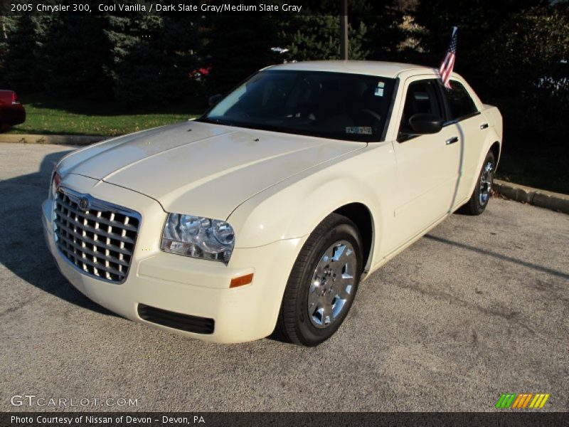 Cool Vanilla / Dark Slate Gray/Medium Slate Gray 2005 Chrysler 300