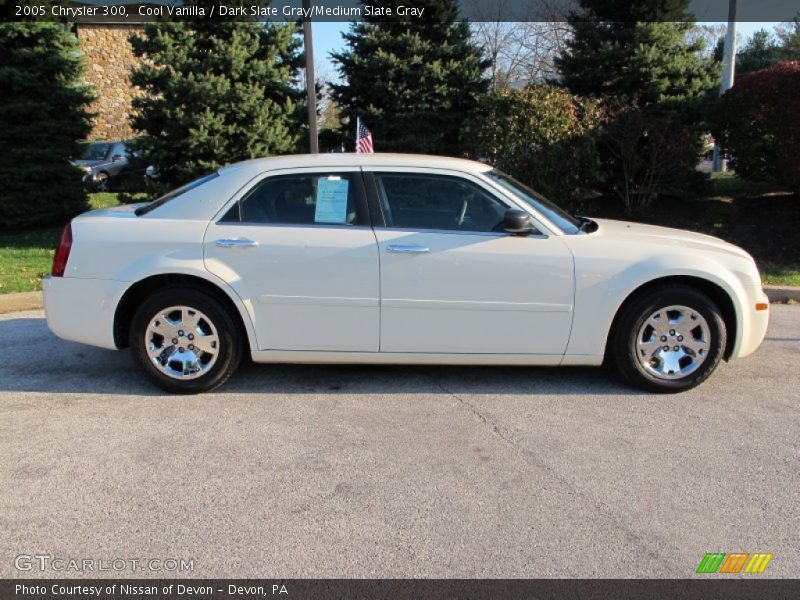 Cool Vanilla / Dark Slate Gray/Medium Slate Gray 2005 Chrysler 300