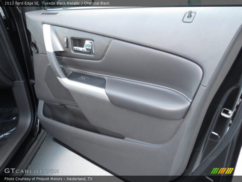 Tuxedo Black Metallic / Charcoal Black 2013 Ford Edge SE