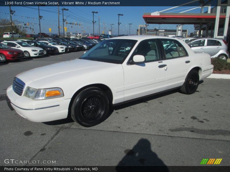 Vibrant White / Medium Parchment 1998 Ford Crown Victoria Sedan