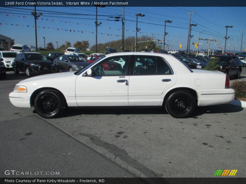 Vibrant White / Medium Parchment 1998 Ford Crown Victoria Sedan