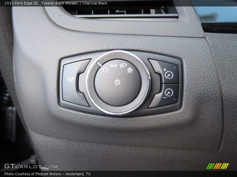Tuxedo Black Metallic / Charcoal Black 2013 Ford Edge SE