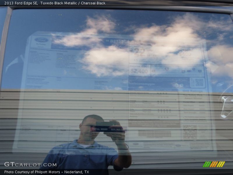 Tuxedo Black Metallic / Charcoal Black 2013 Ford Edge SE