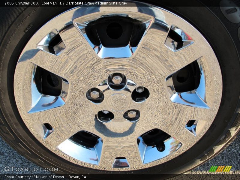 Cool Vanilla / Dark Slate Gray/Medium Slate Gray 2005 Chrysler 300