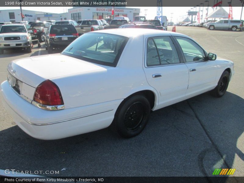 Vibrant White / Medium Parchment 1998 Ford Crown Victoria Sedan