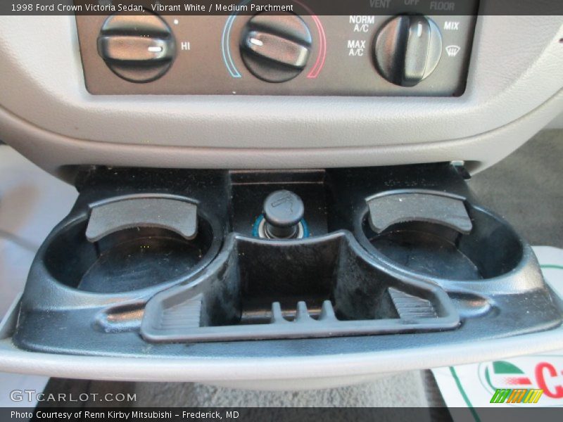 Vibrant White / Medium Parchment 1998 Ford Crown Victoria Sedan