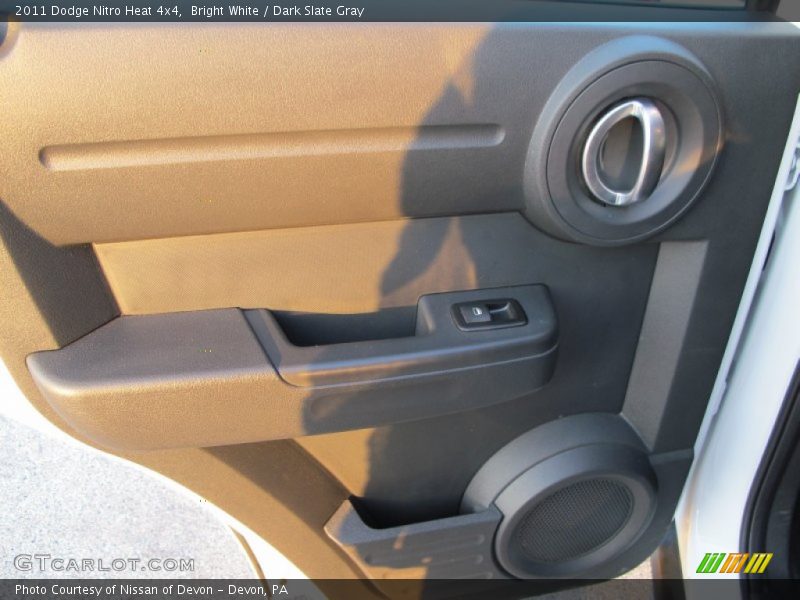 Bright White / Dark Slate Gray 2011 Dodge Nitro Heat 4x4