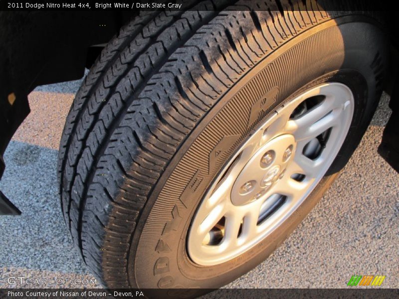 Bright White / Dark Slate Gray 2011 Dodge Nitro Heat 4x4