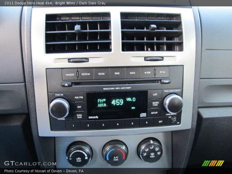 Bright White / Dark Slate Gray 2011 Dodge Nitro Heat 4x4