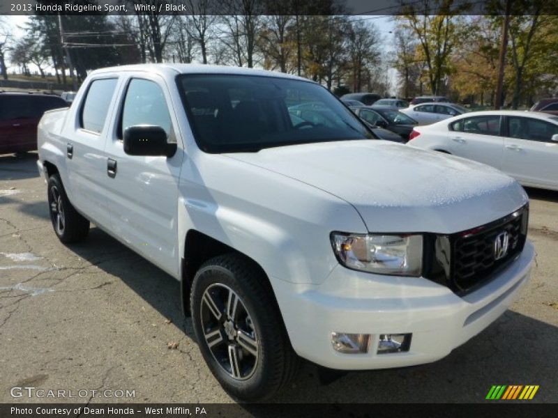 Front 3/4 View of 2013 Ridgeline Sport