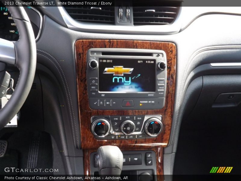 White Diamond Tricoat / Ebony 2013 Chevrolet Traverse LT