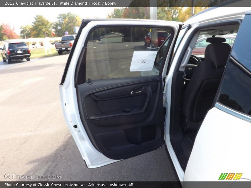 White Diamond Tricoat / Ebony 2013 Chevrolet Traverse LT