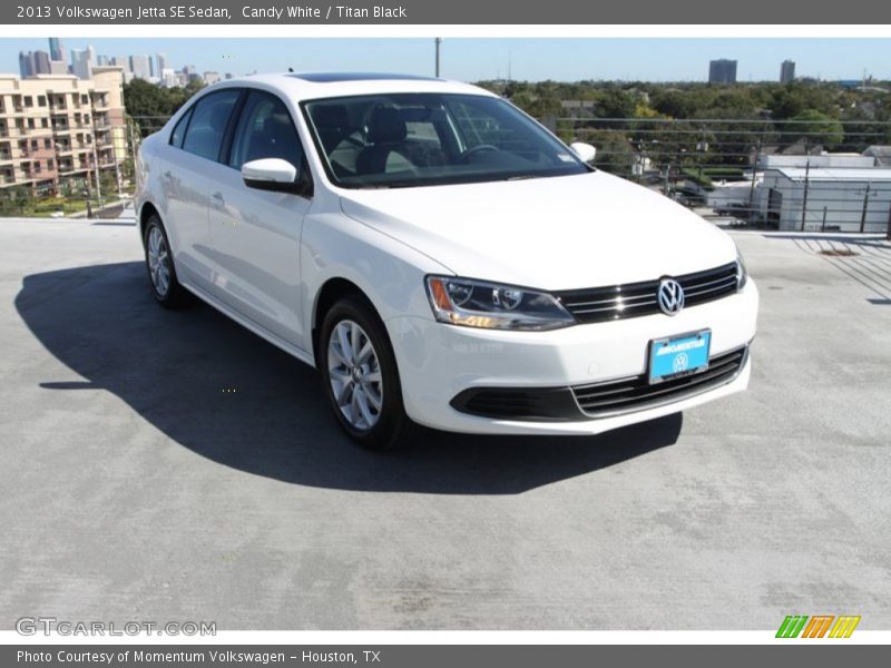 Candy White / Titan Black 2013 Volkswagen Jetta SE Sedan