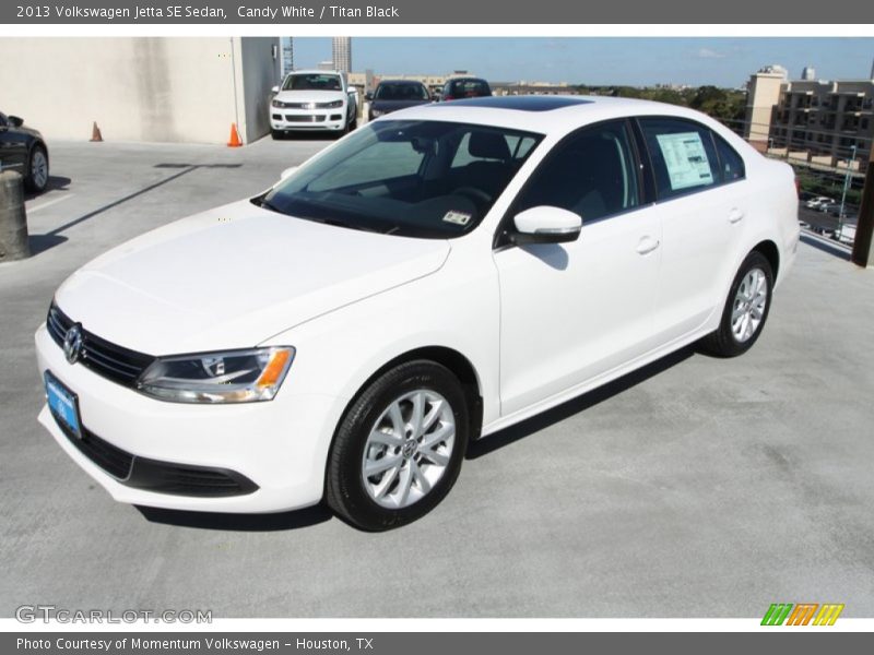 Candy White / Titan Black 2013 Volkswagen Jetta SE Sedan