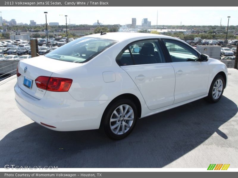 Candy White / Titan Black 2013 Volkswagen Jetta SE Sedan