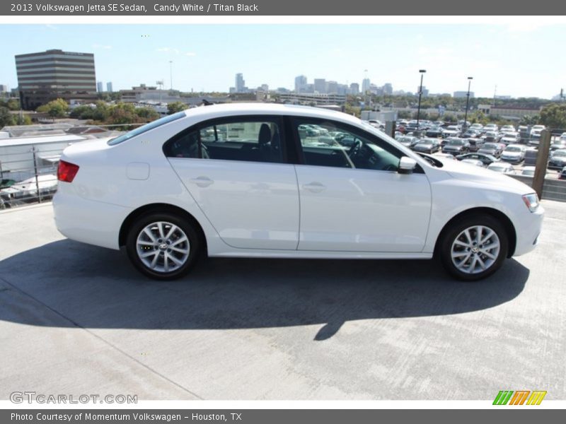 Candy White / Titan Black 2013 Volkswagen Jetta SE Sedan