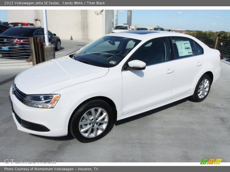 Candy White / Titan Black 2013 Volkswagen Jetta SE Sedan