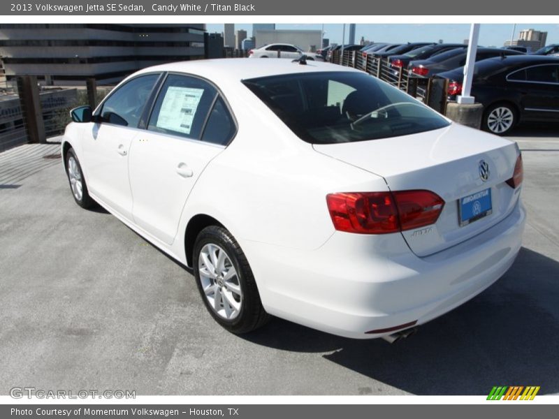 Candy White / Titan Black 2013 Volkswagen Jetta SE Sedan