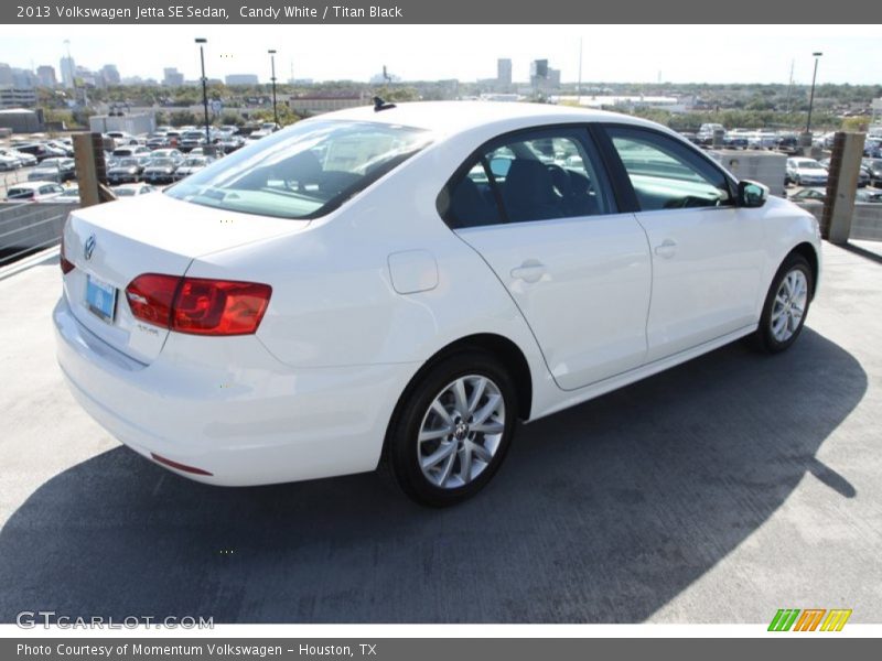 Candy White / Titan Black 2013 Volkswagen Jetta SE Sedan