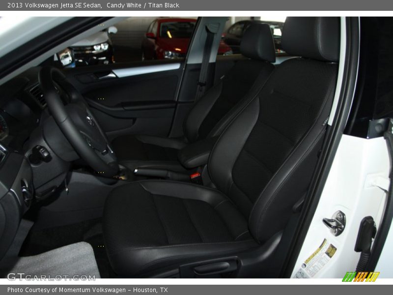 Candy White / Titan Black 2013 Volkswagen Jetta SE Sedan
