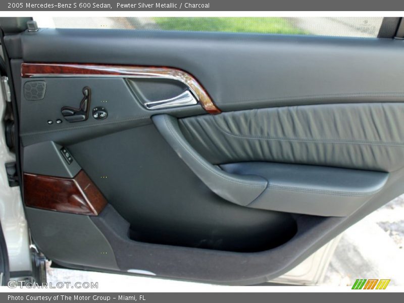 Door Panel of 2005 S 600 Sedan