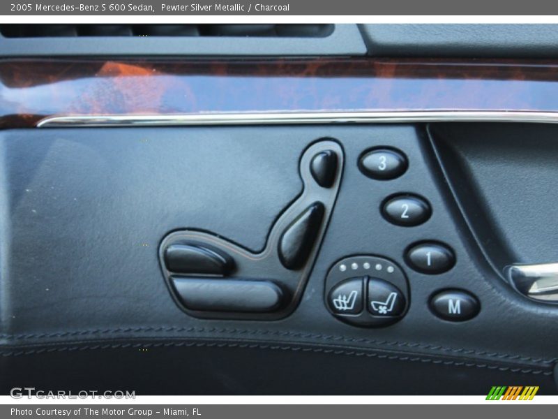 Controls of 2005 S 600 Sedan