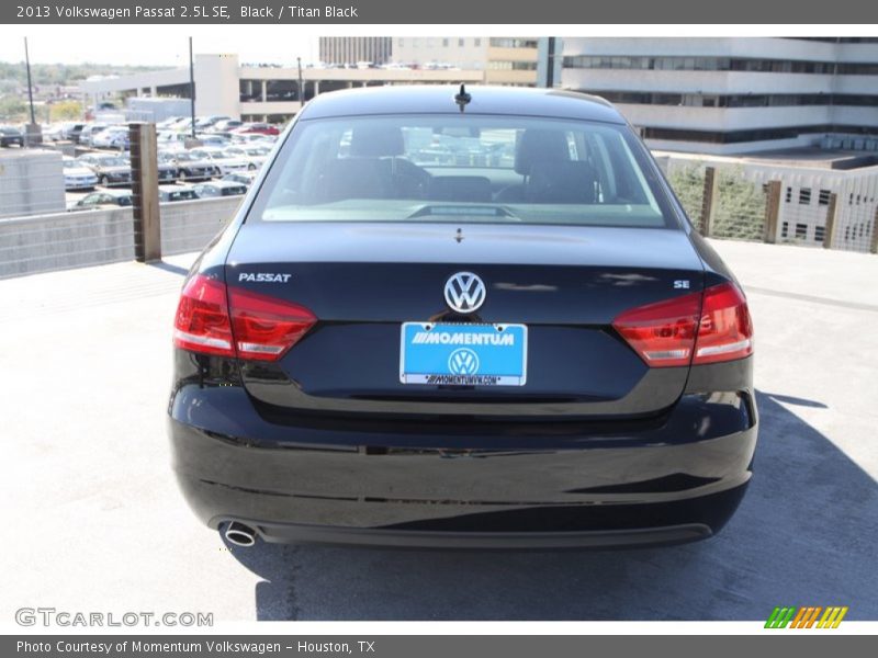 Black / Titan Black 2013 Volkswagen Passat 2.5L SE