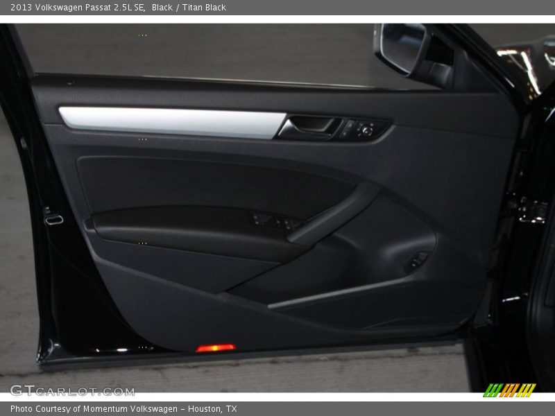 Black / Titan Black 2013 Volkswagen Passat 2.5L SE