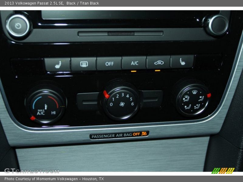 Black / Titan Black 2013 Volkswagen Passat 2.5L SE
