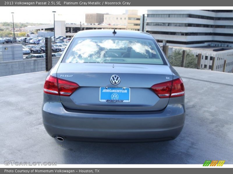 Platinum Gray Metallic / Moonrock Gray 2013 Volkswagen Passat 2.5L SE