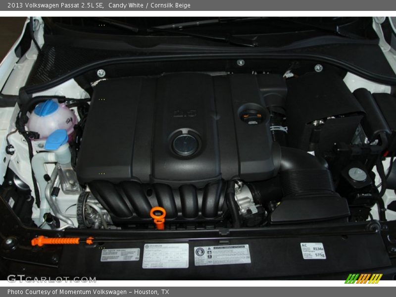 Candy White / Cornsilk Beige 2013 Volkswagen Passat 2.5L SE
