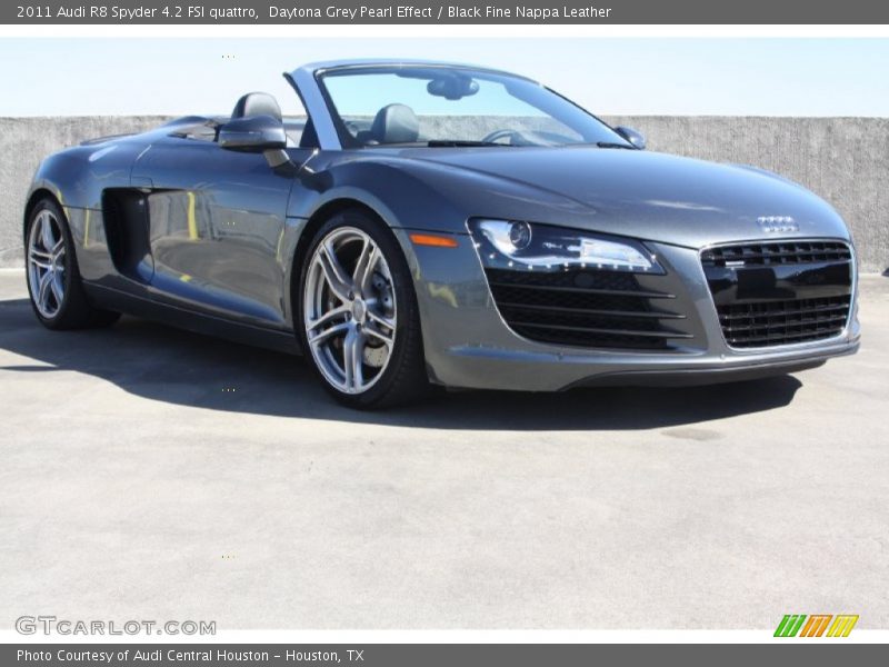Front 3/4 View of 2011 R8 Spyder 4.2 FSI quattro