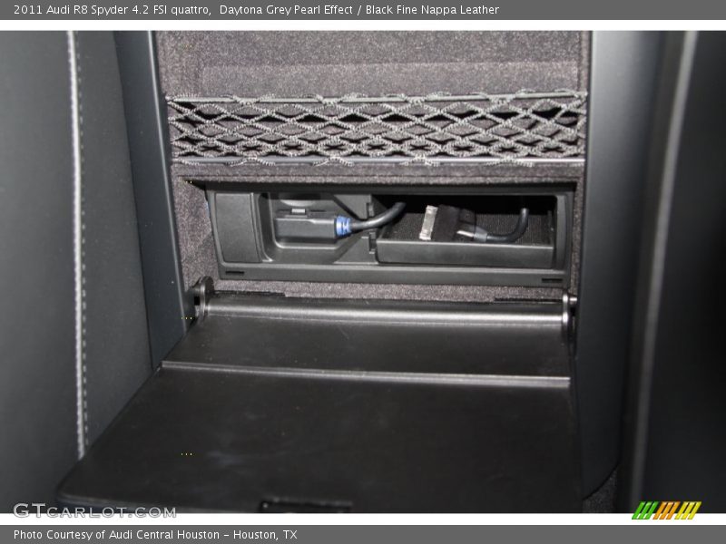Daytona Grey Pearl Effect / Black Fine Nappa Leather 2011 Audi R8 Spyder 4.2 FSI quattro