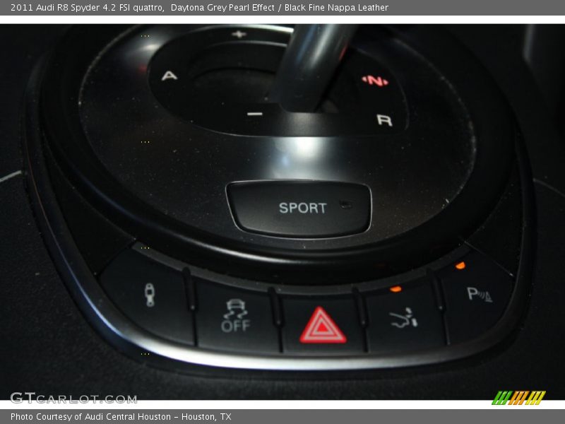 Daytona Grey Pearl Effect / Black Fine Nappa Leather 2011 Audi R8 Spyder 4.2 FSI quattro