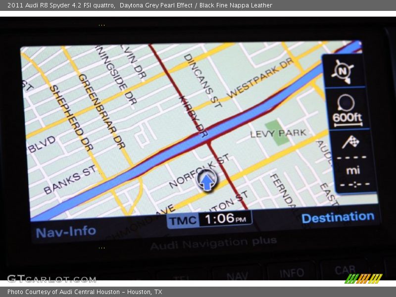 Navigation of 2011 R8 Spyder 4.2 FSI quattro