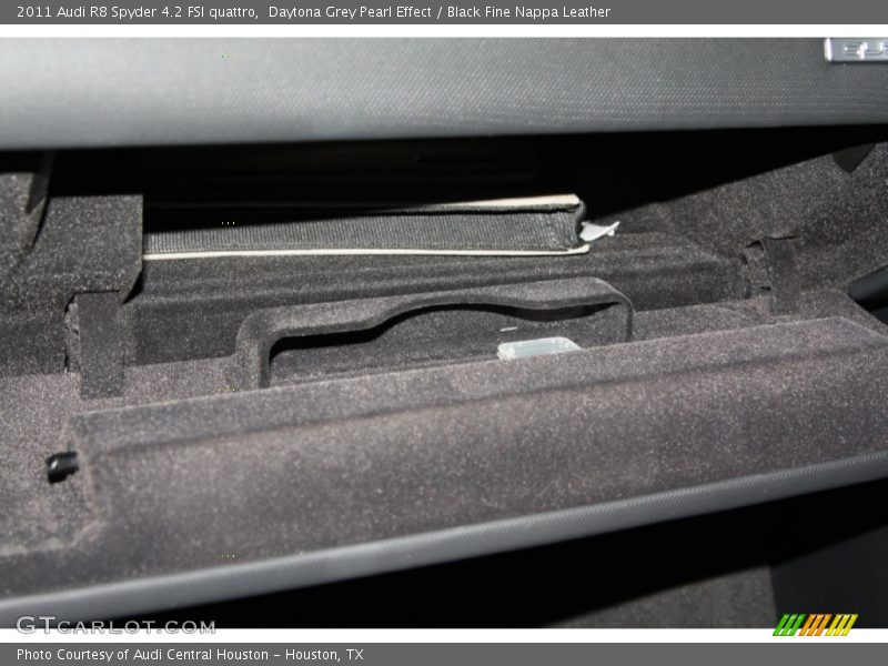 Daytona Grey Pearl Effect / Black Fine Nappa Leather 2011 Audi R8 Spyder 4.2 FSI quattro