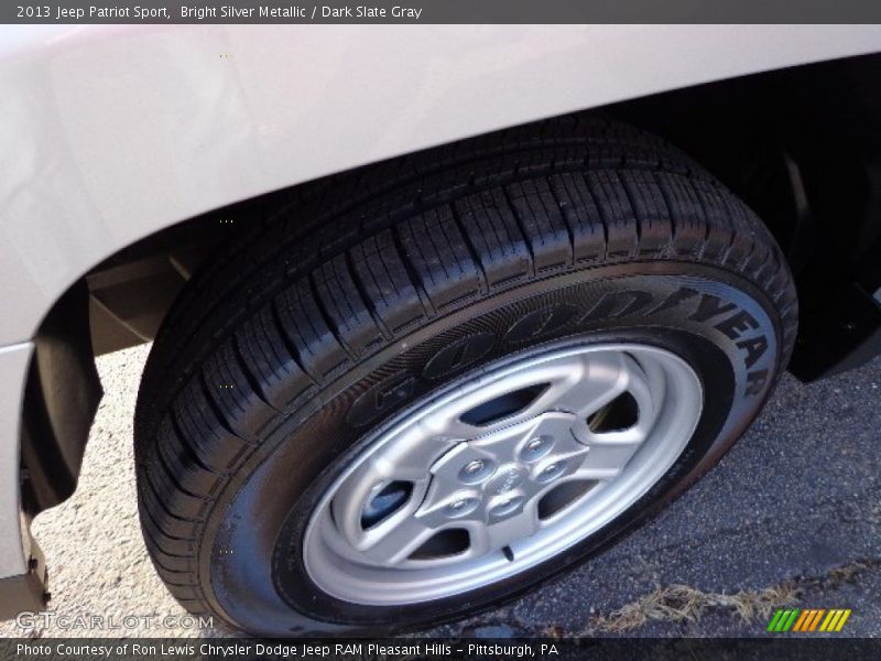Bright Silver Metallic / Dark Slate Gray 2013 Jeep Patriot Sport