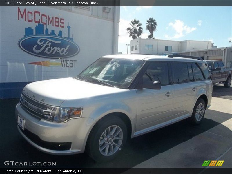 Ingot Silver Metallic / Charcoal Black 2013 Ford Flex SE