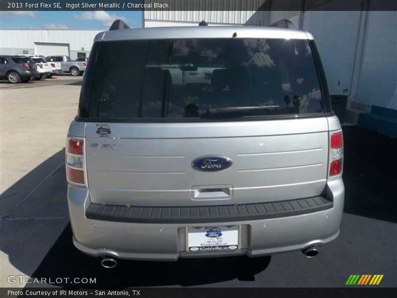 Ingot Silver Metallic / Charcoal Black 2013 Ford Flex SE