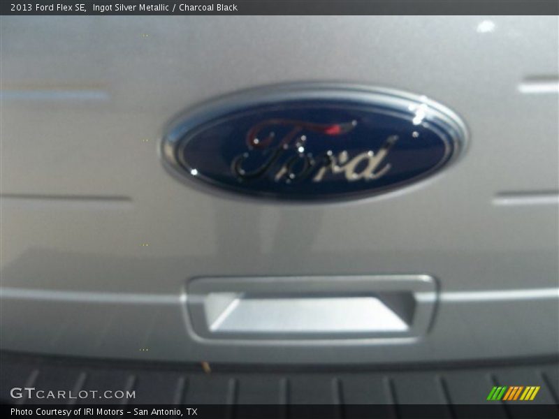 Ingot Silver Metallic / Charcoal Black 2013 Ford Flex SE